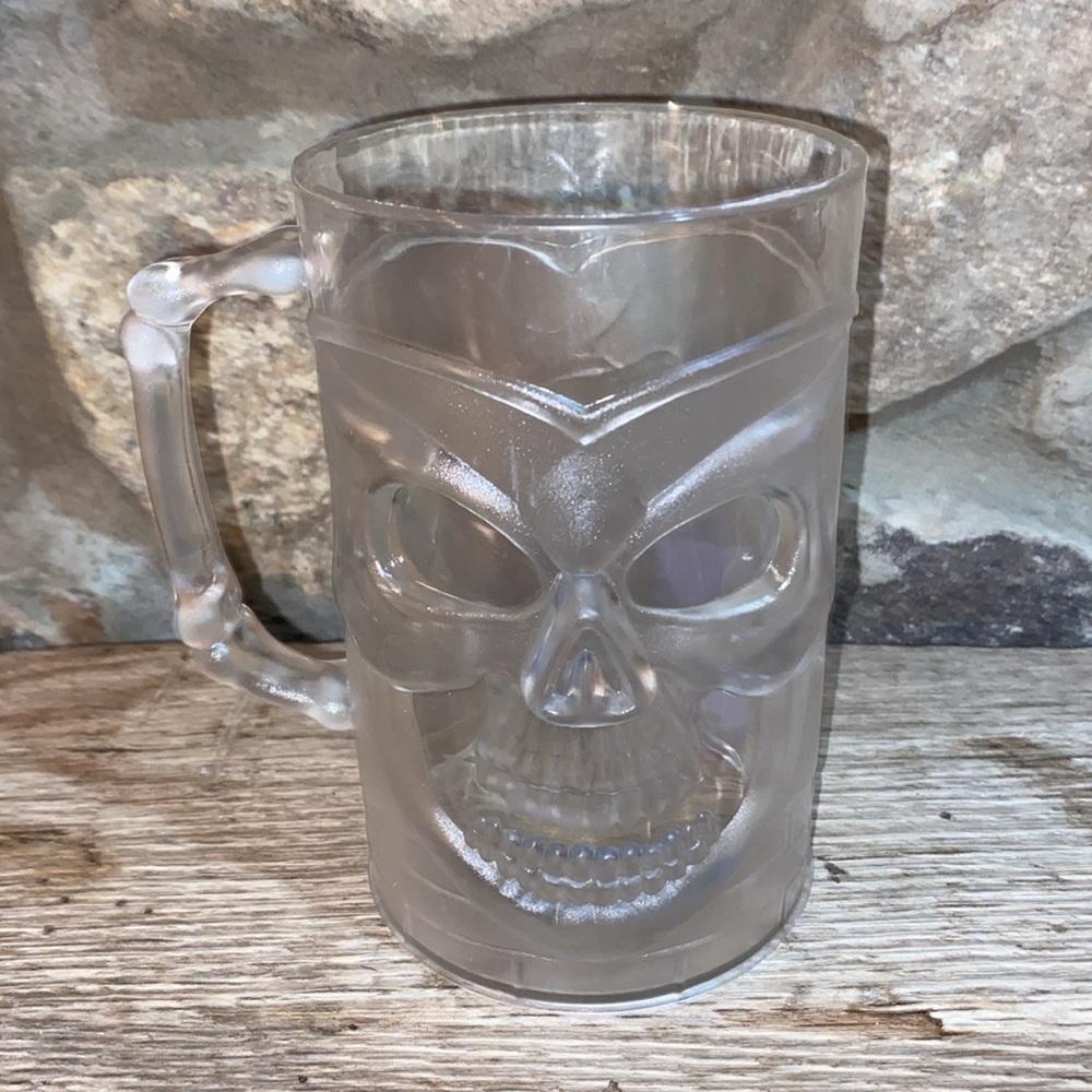 VTG. 80s Skeletor clear frosted plastic mug. 24 oz.